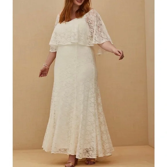 Torrid Women’s Plus Size Ivory Lace Capelet Wedding Dress Size 16 - Picture 1 of 12